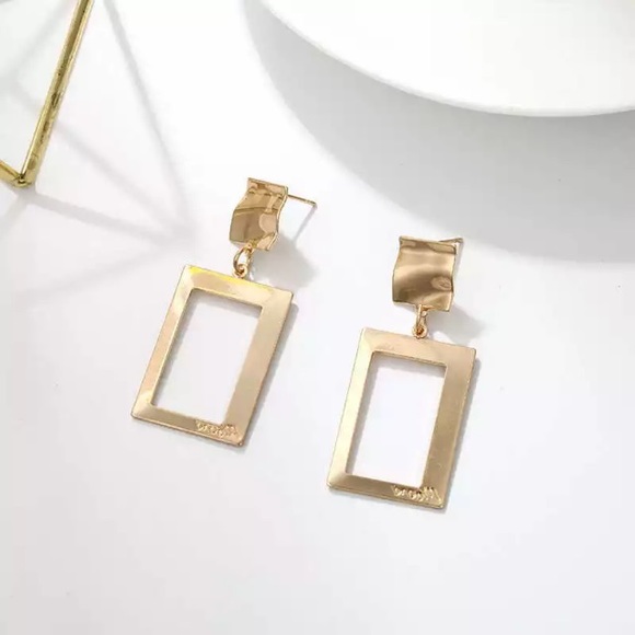 Last one! Boho Gold Geometric dangle earrings - Picture 2 of 3